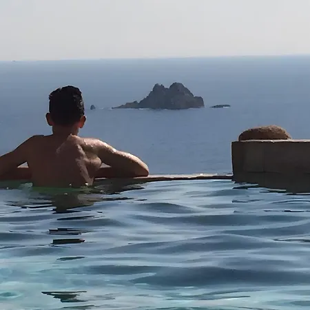 Felicita Piscina * Zonza
